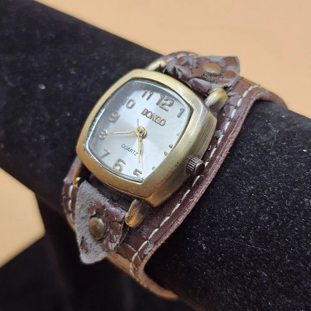 Vintage Bongo Silver Dial Ladies Quartz Cuff Watch New Battery Runs Great